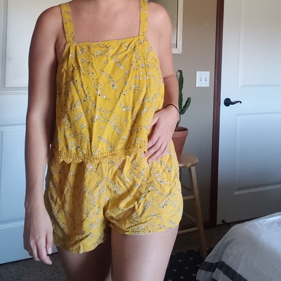 ABOUND Matching Set - Picture 2 of 4